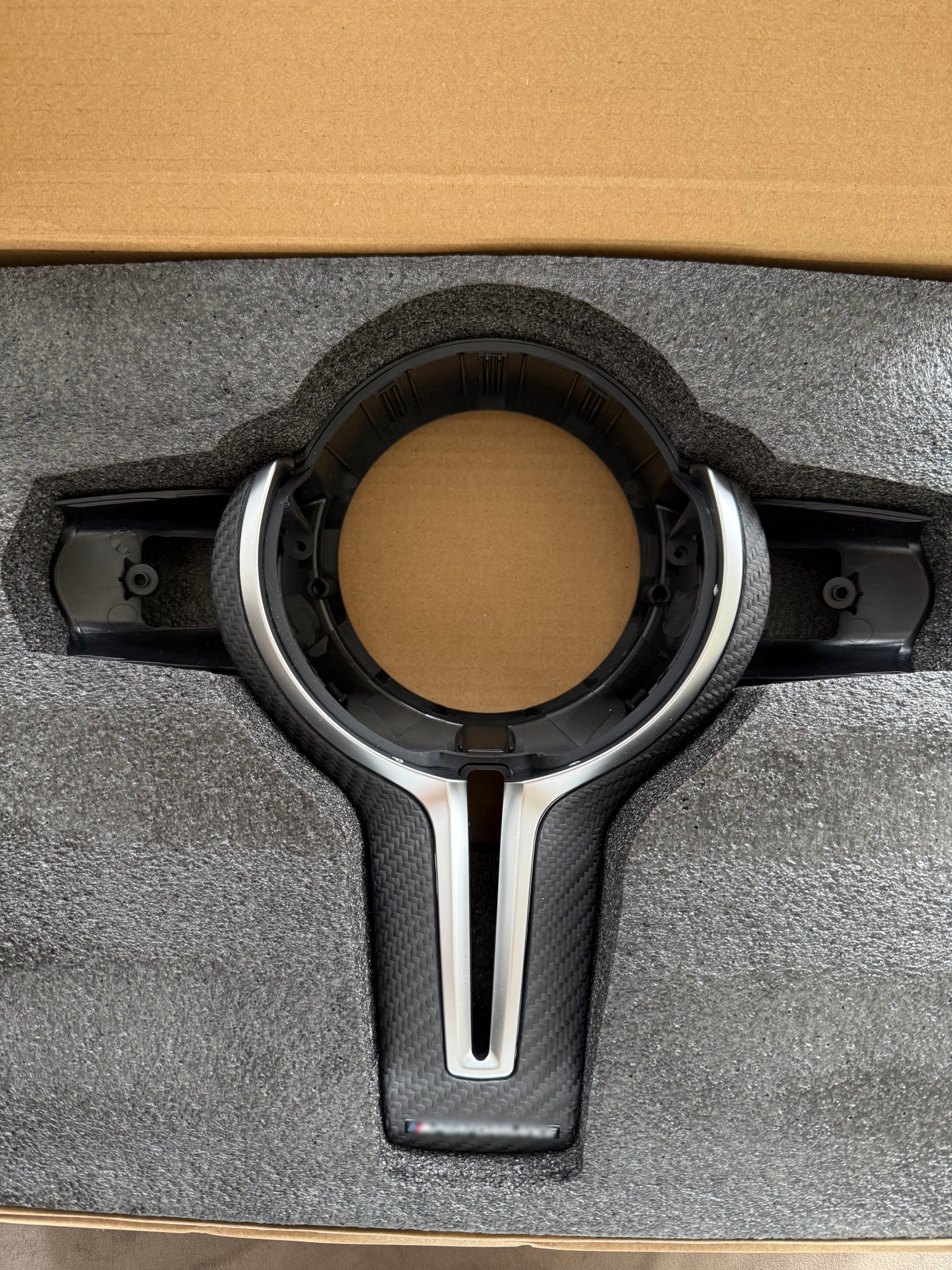 Steering Wheel Cover Plate Rea - Crepe Pan Carbon recensione e prezzo