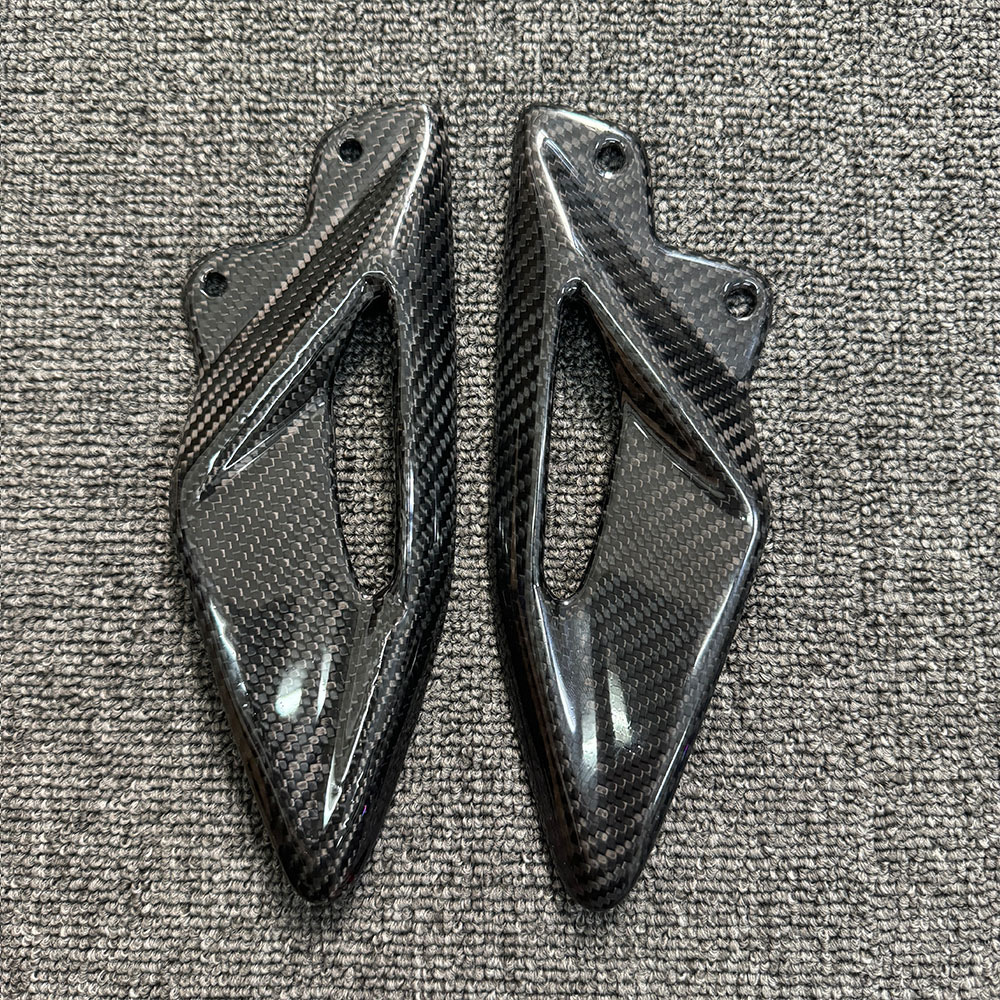 For Triumph Street Triple 660  - Crepe Pan Carbon recensione e prezzo